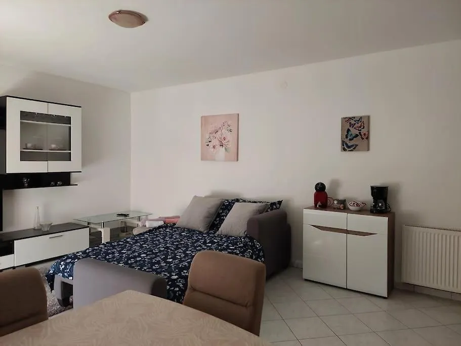 Apartment Patty 3+2 Fazana Croatia
