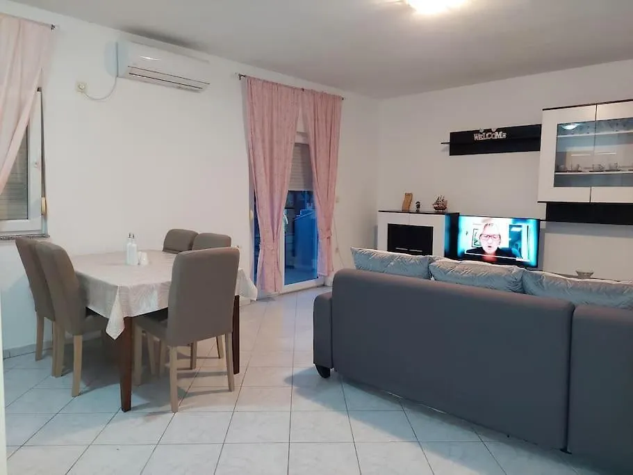 Apartment Patty 3+2 Fazana